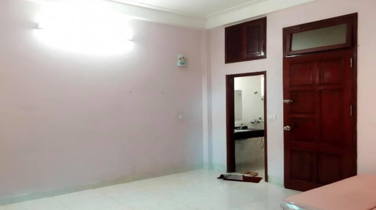 CHO THUÊ NHÀ NGÕ Ô TÔ TÂN MAI, 60M2, 2 TẦNG, 2 NGỦ, Ở GĐ, NHÓM ĐI LÀM 6 NGƯỜI.